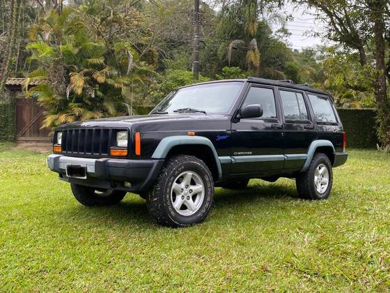 JEEP CHEROKEE 4.0 SPORT 4X4 6I 12V GASOLINA 4P AUTOMÁTICO JEEP CHEROKEE 4.0 SPORT 4X4 6I 12V GASOLINA 4P AUTOMÁTICO